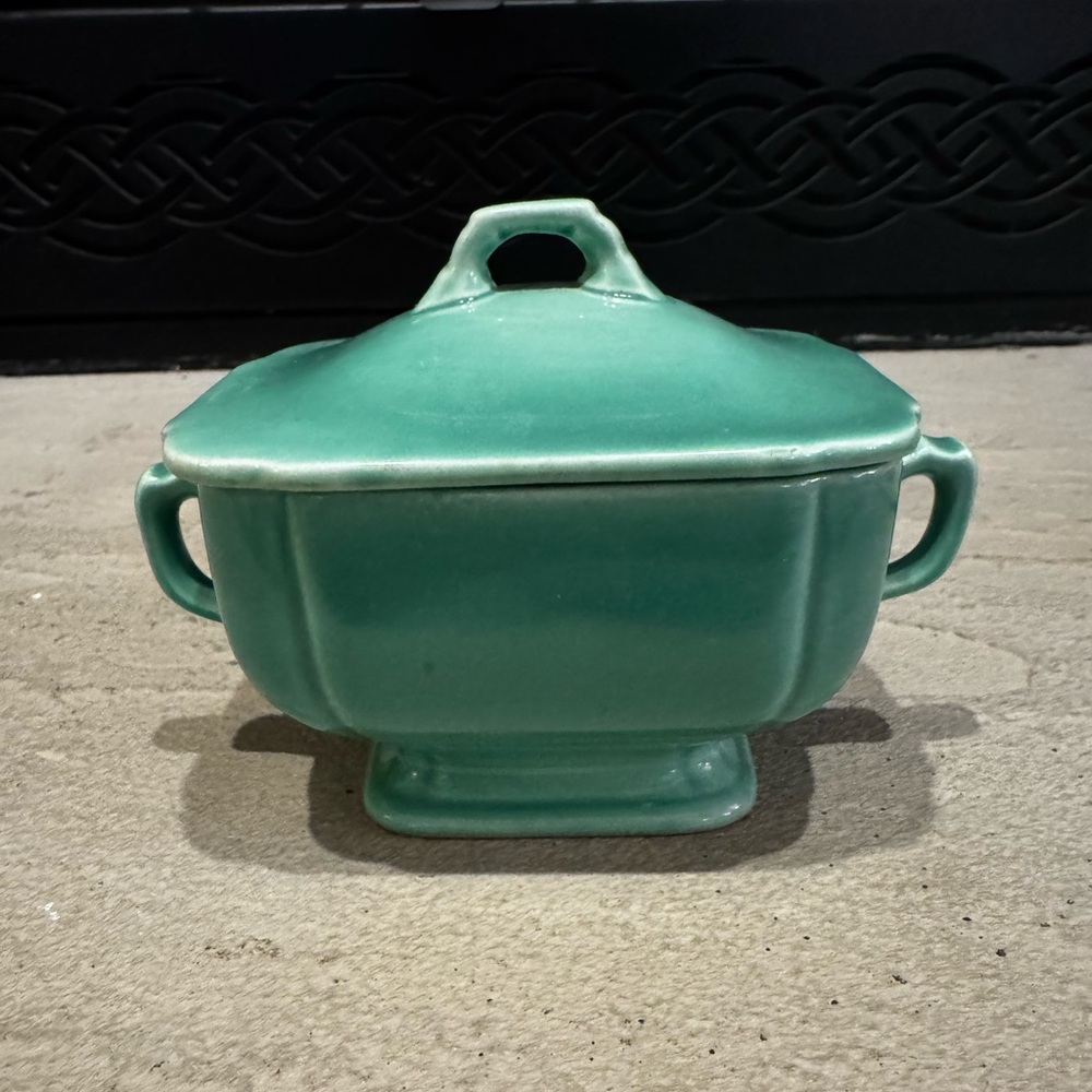 Homer Laughlin Riviera Sugar Bowl and lid Seafoam Green